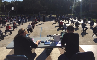 Un moment a l'inici de l'assemblea a l'escola Juan Ramon Jiménez | Ràdio Sabadell 